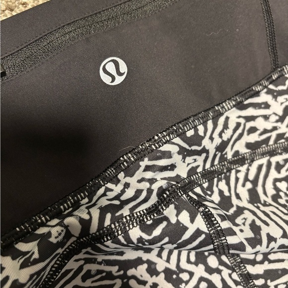 Lululemon Pace Pusher Crop Size 6 - Picture 4 of 5